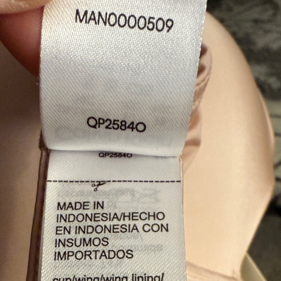 NWT CALVIN KLEIN Women's Nude underwire padded push up Bra - Picture 4 of 7